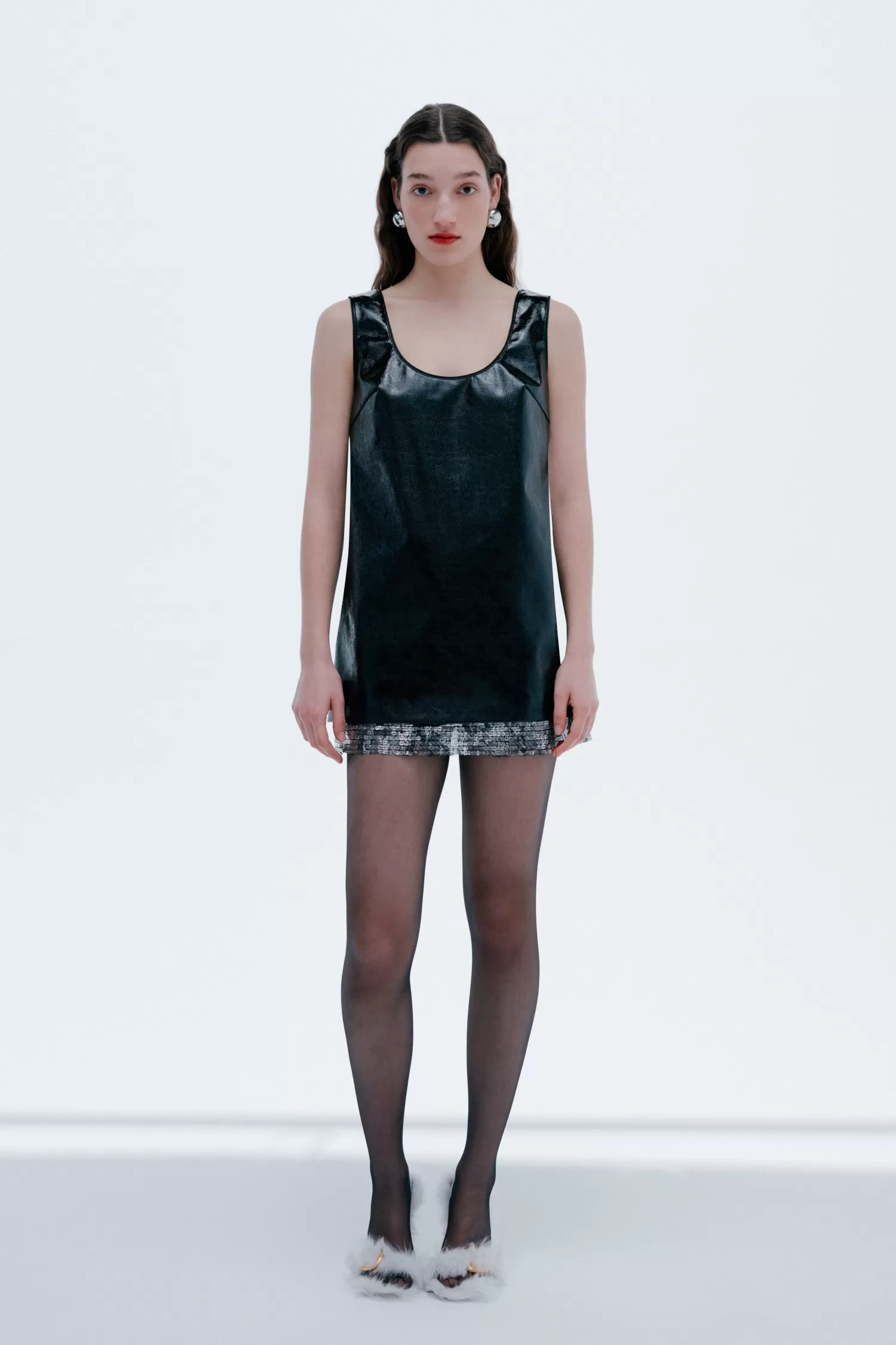 Discount Lee - U Neck Boxy Vegan Leather Dress With Sequin Detailed Hemline Fall/winter '25 | Dresses